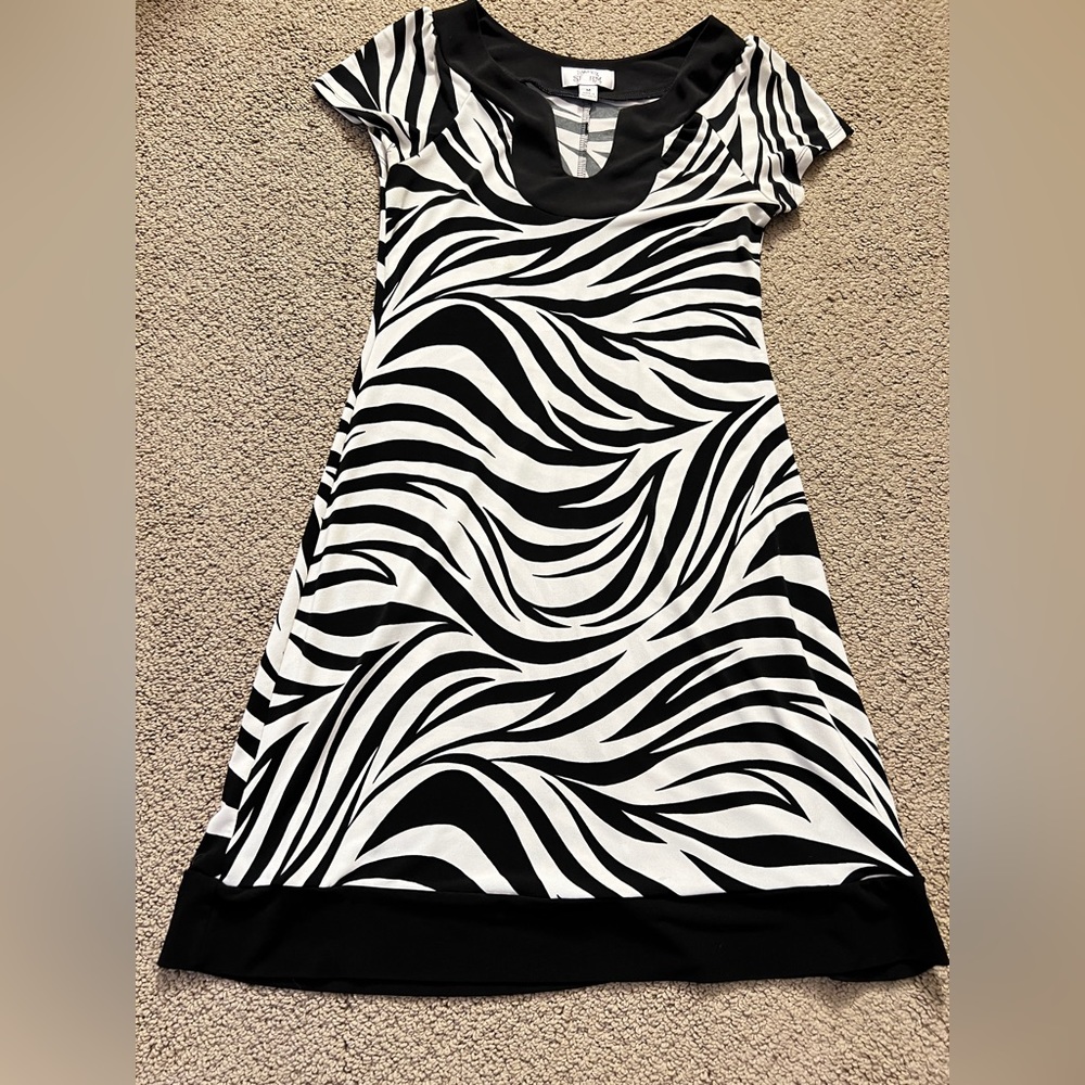 Cap sleeve zebra dress